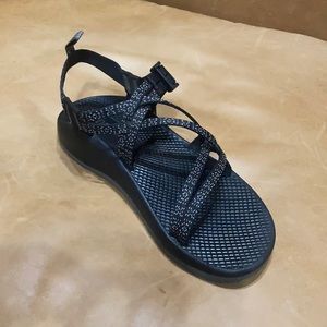 Women’s Chacos Size 8